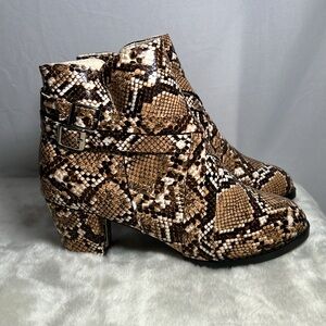 Snakeskin Print Brown Buckled Zip Up Heeled Ankle Boots - Women size 39 NEW